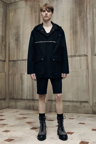 Look 18